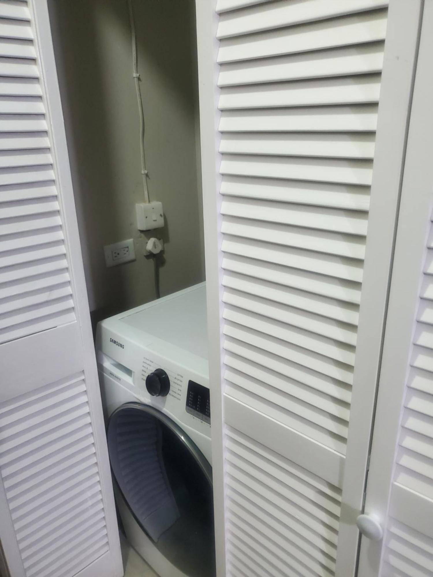 Modern Apartment At The Worthington Kingston Rum bild